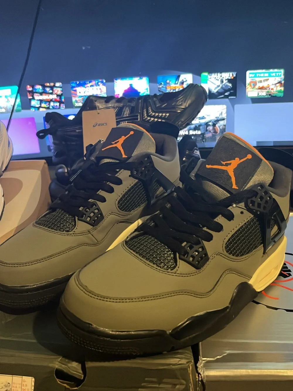 Jordan 4 Retro Men's Sneakers - Olive Green/Orange/Black